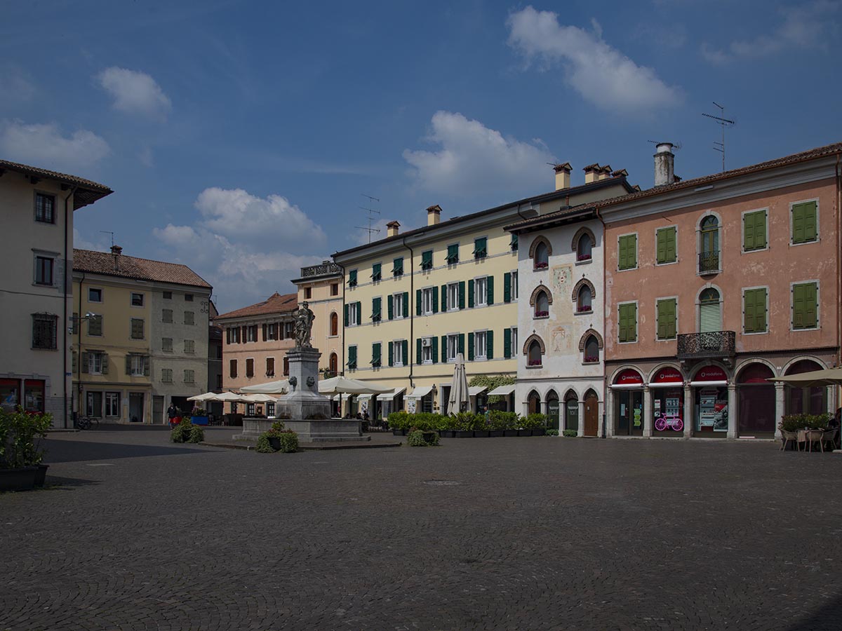 Piazza Diacono